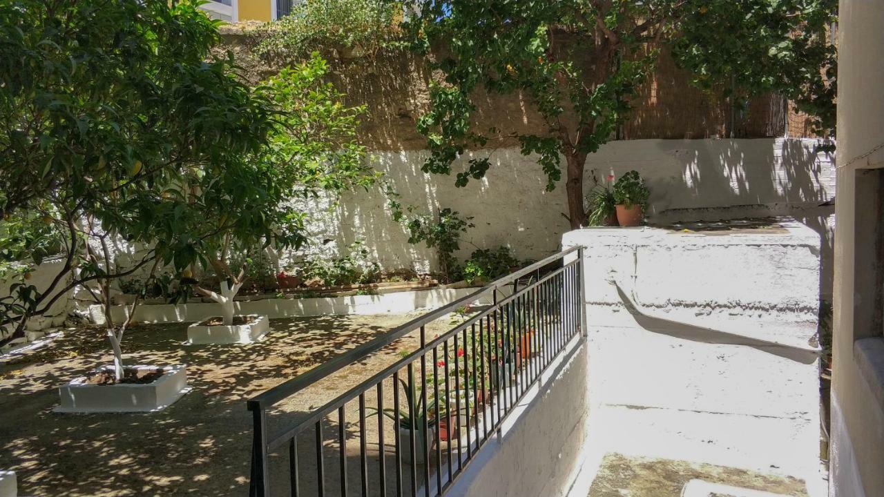 James Room Samos Town Bagian luar foto